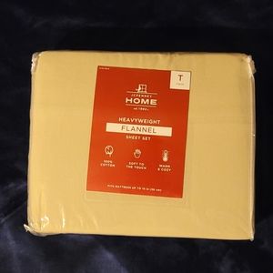 Flannel twin sized sheets